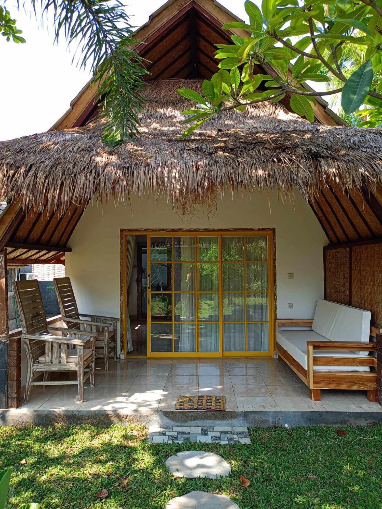 Bintang Tiga Bungalows Gili Air Eksteriør billede