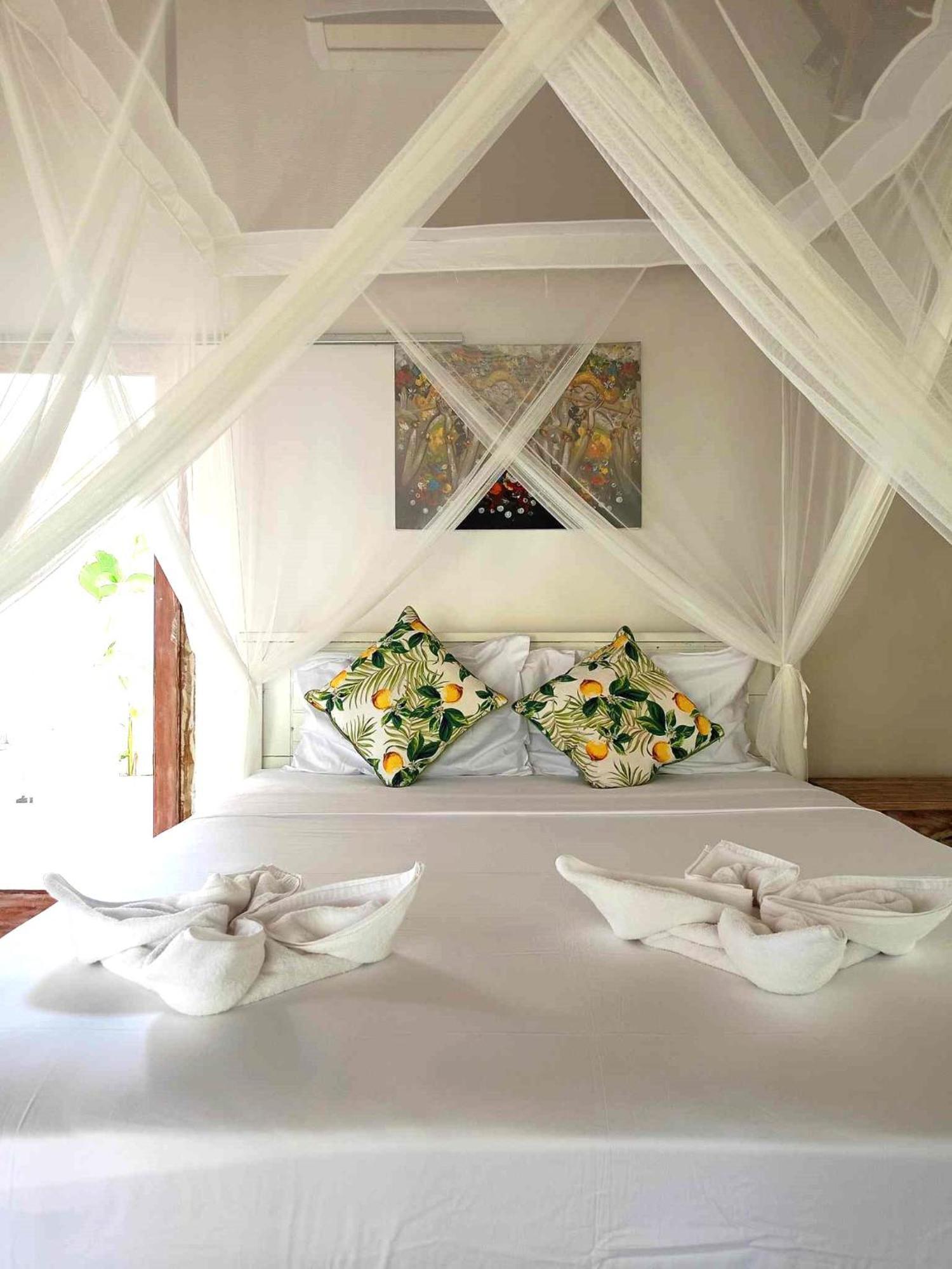 Bintang Tiga Bungalows Gili Air Eksteriør billede