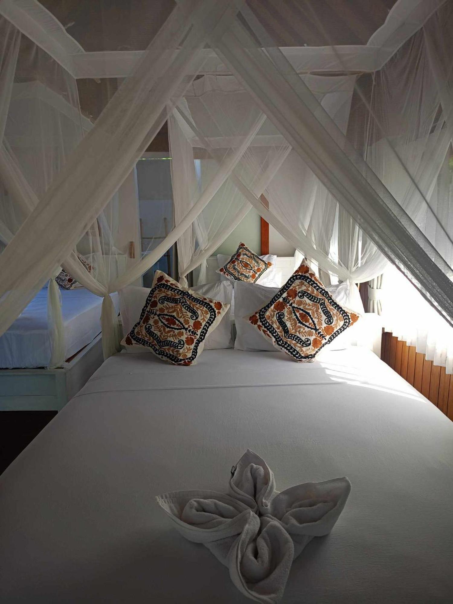 Bintang Tiga Bungalows Gili Air Eksteriør billede