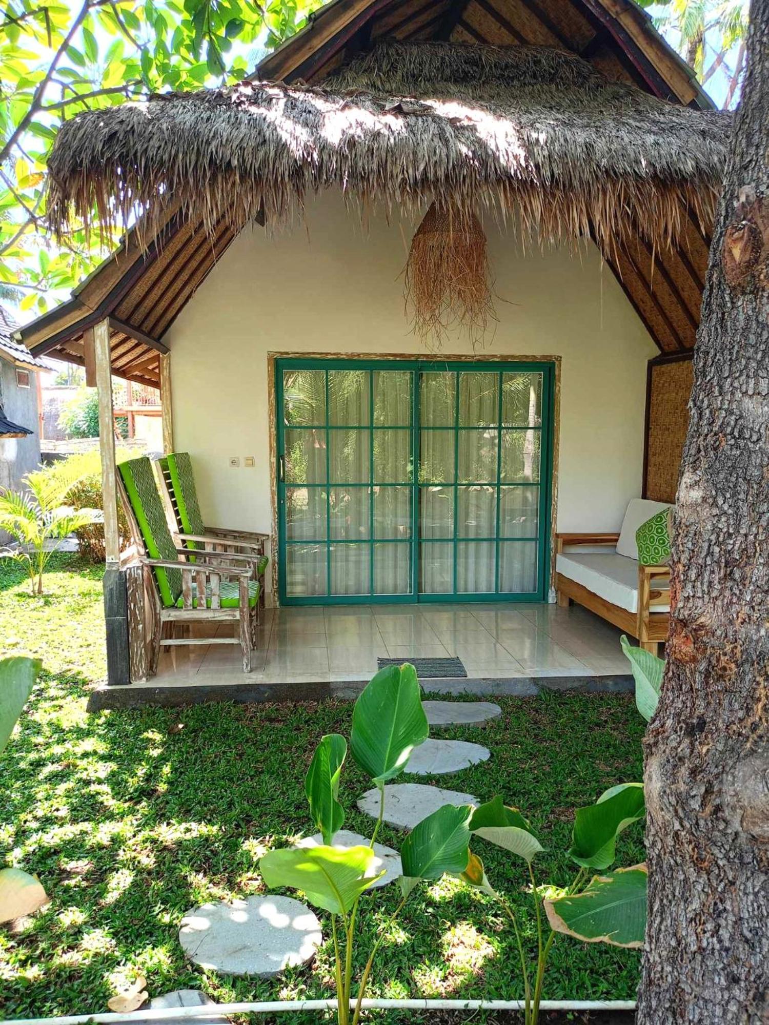 Bintang Tiga Bungalows Gili Air Eksteriør billede